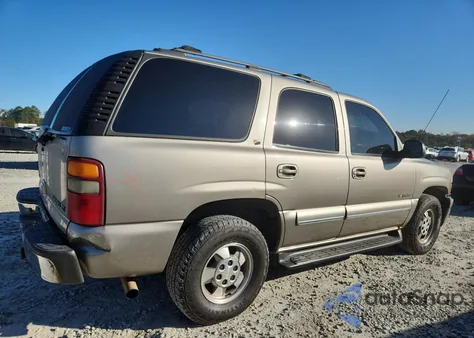2001 Chevrolet Tahoe C1500 из США, поврежденный, VIN 1GNEC13T51R215919